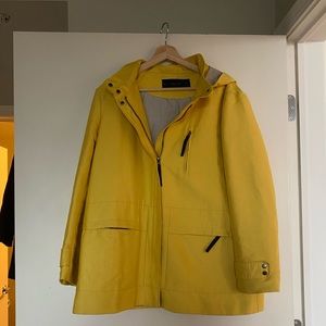 Lightly used in excellent condition fall Zara jacket